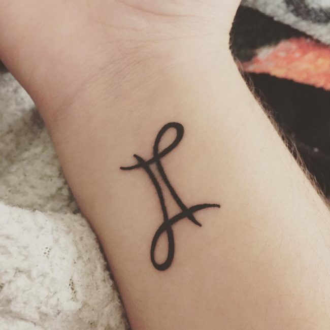 111 Dvynių tatuiruotės - raskite sau tinkamiausią!