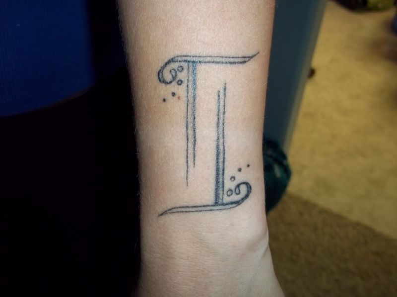 111 Dvynių tatuiruotės - raskite tinkamiausią!
