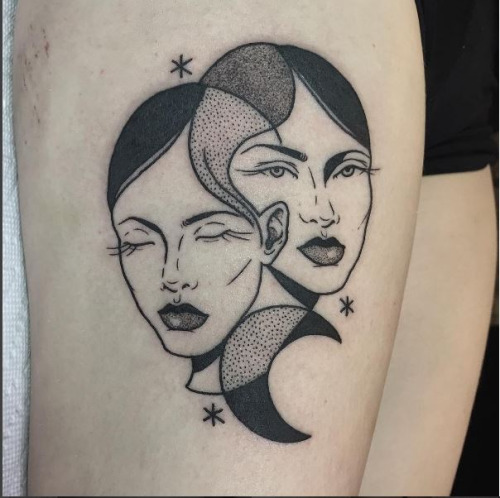 111 Dvynių tatuiruotės - raskite tinkamiausią!