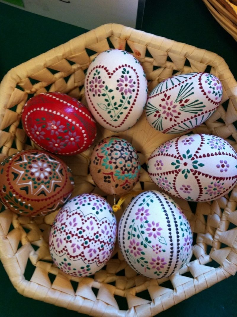 Sorbian velikonoční vajíčka kreativní barevný design embosovací technika