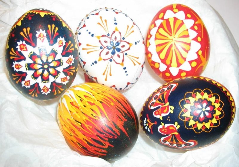 Kreativně navržená srbská velikonoční vajíčka