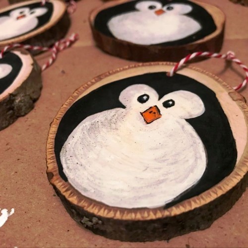 Håndverk med treskiver pingviner ornamenter
