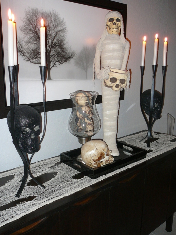strašidelný halloween dekorace nápady svíčky lebka