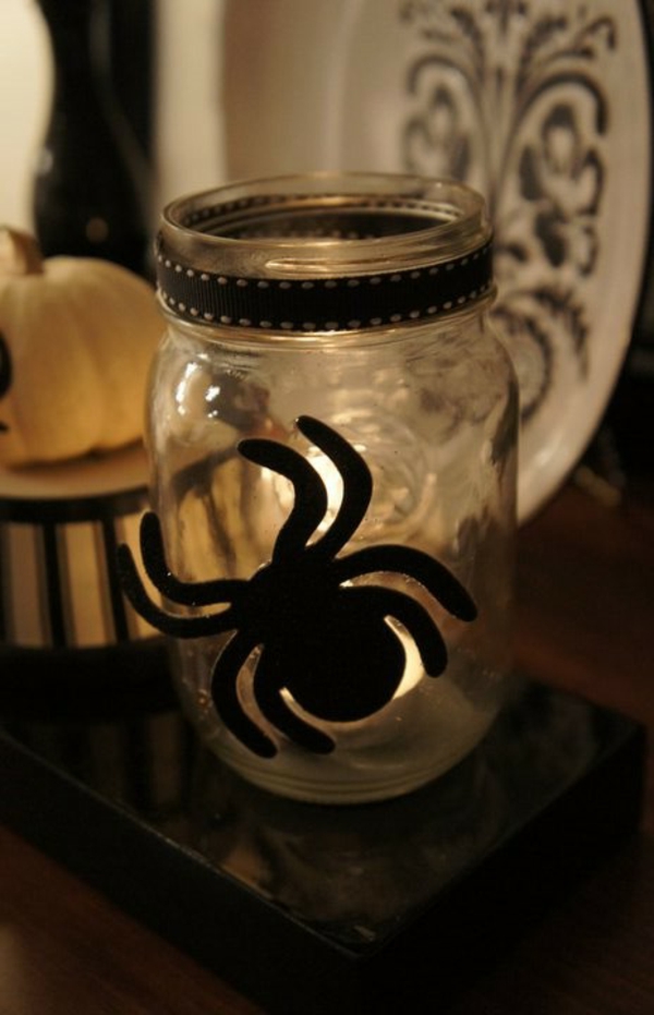 strašidelný halloween dekorace nápady pavoučí sklo