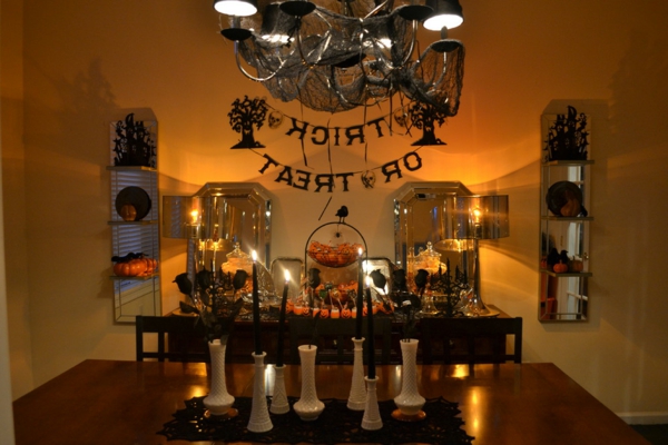 strašidelný halloween dekorační stůl