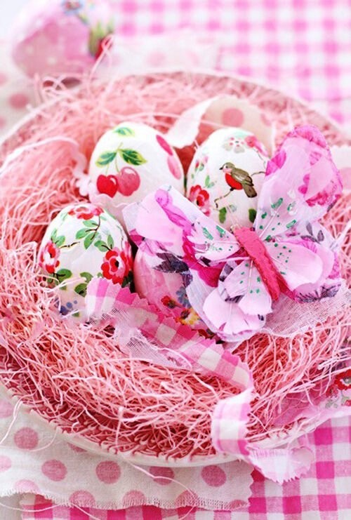 40 εξαιρετικές shabby chic ιδέες διακόσμησης για το Πασχαλινό Πασχαλινό καλάθι ροζ με αυγά ντεκουπάζ
