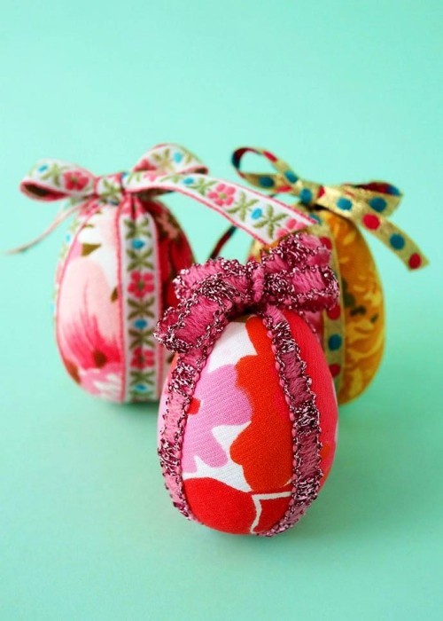 40 רעיונות מעוטרים בעיצוב שיק עלוב לביצי קלקר של חג הפסחא צבעוניים ויפים עד חג הפסחא
