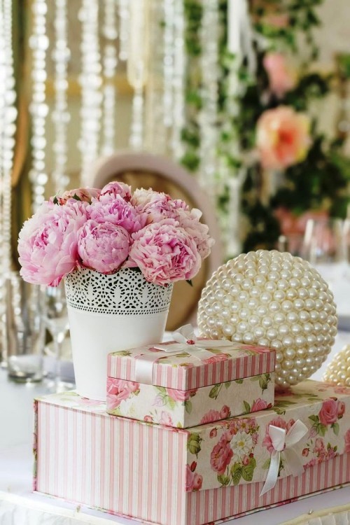 40 רעיונות מצוינים לקישוט עלוב שיק על קופסאות מתנה לפסחא קישוטי פרחים