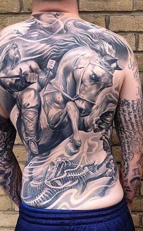 karys su arklio tatuiruote