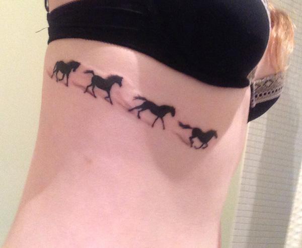 arklių tatuiruotė moterims