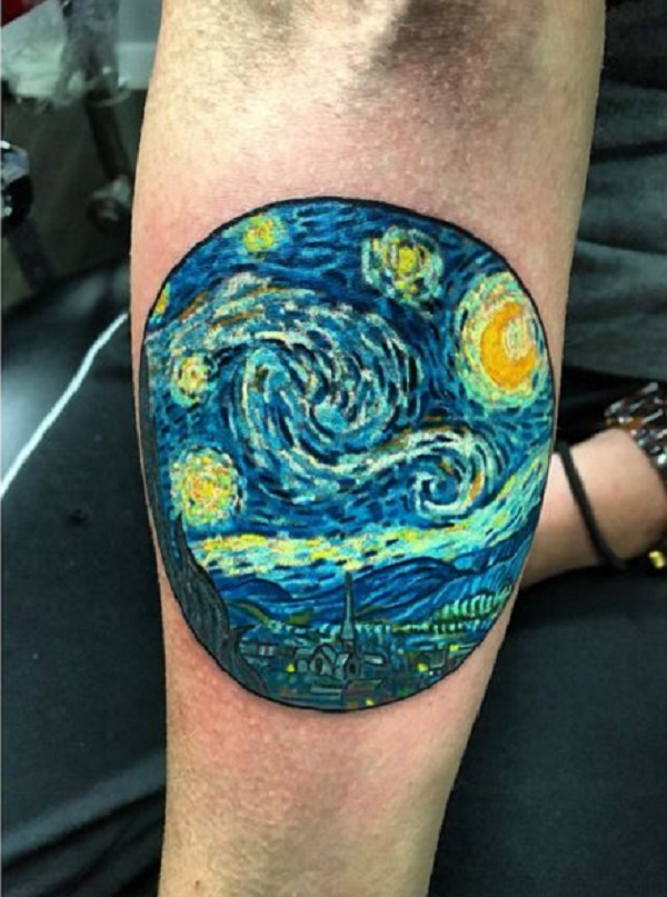 vincent van gogh tatuiruotės Dar viena žvaigždėta nakties tatuiruotė su kiparisu ir miestu kavinėje