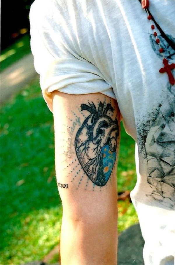 Vincent van Gogh tatuiruotės „Heart Tattoo“ su „Žvaigždėtos nakties“ pleistru
