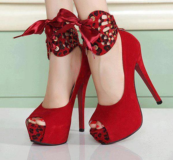 Şık Kırmızı Yüksek Topuklu Ayakkabılar