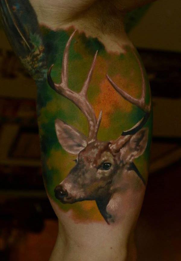 写実的な鹿のタトゥー