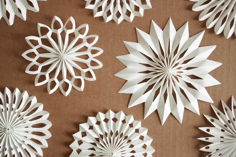 Návody na výrobu Vánoc si sami vyrobte hvězdičky z papíru