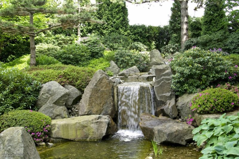 Originální zenový zahradní vodopád