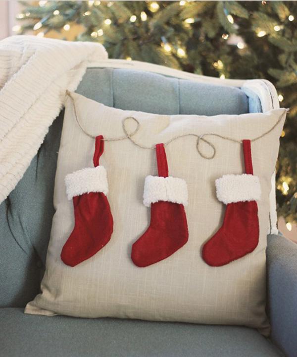 kalėdinė kojinė-pagalvė