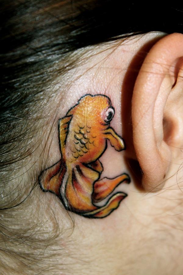 Mažos žuvies ausies tatuiruotė