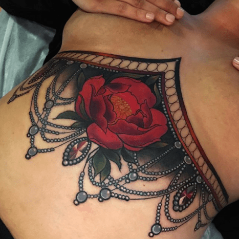 göğüs dövmesi altında, göğüs kafesi dövmesi, dövme, dövme sanatçısı, dövme tasarımı, dövme ilhamı, dövme sanatı, inked, inkedmag