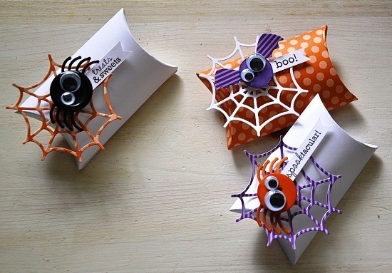 60 høstideer for håndverk med knapper halloween dekorasjon med toalettpapirruller og edderkopper