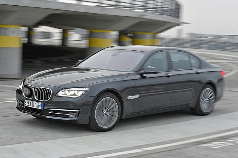 תמונות של מכוניות BMW 730d מבט מלפנים