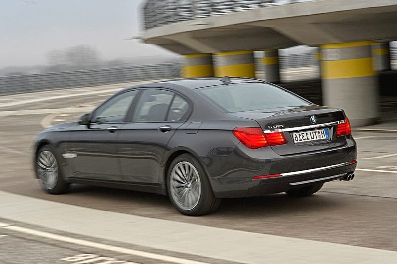 מכוניות חרמניות BMW 730d מבט אחורי