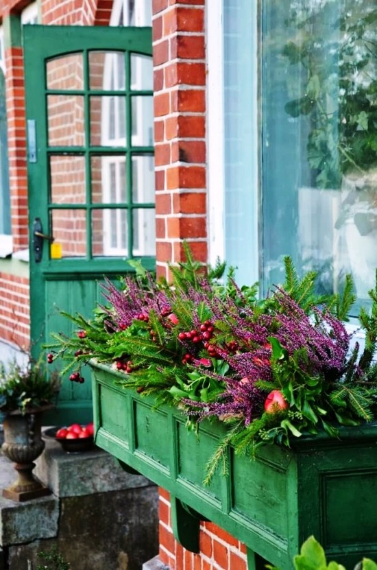 70 DIY κουτιά λουλουδιών για μπαλκόνια και παράθυρα εξοχικό στυλ σε πράσινο ξύλο