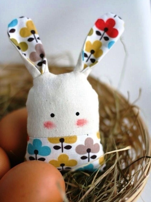 Nápady a projekty na velikonoční výzdobu šití malé roztomilé dekorace zajíčka