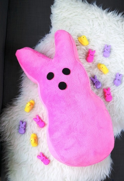 Nápady a projekty na velikonoční výzdobu šití plyšového králíka měkká hračka růžový polštář