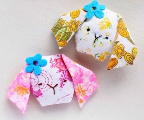 Nápady a projekty na velikonoční dekorace ušijí origami zajíčky z bavlny