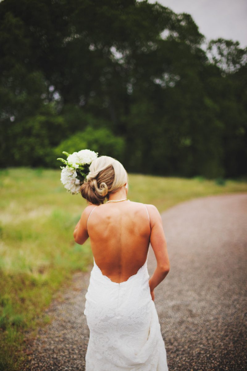 Brudekjole med blonde tilbake - hvilken figur som passer