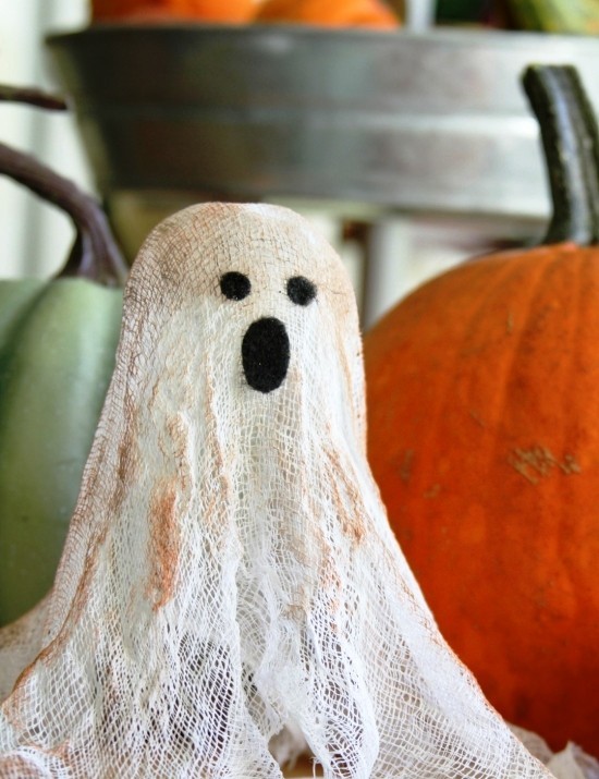 Ideer for å lage spøkelser cheesecloth ghost deco