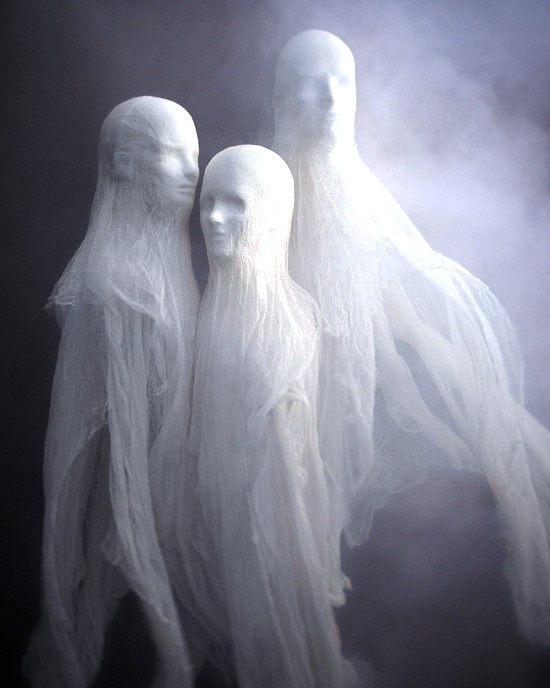 Ideer for å lage spøkelser med osteklut flytende spøkelser
