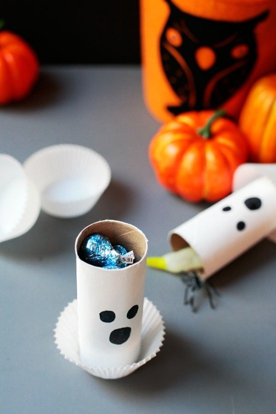 Ideer for å lage spøkelseskartong med godteri