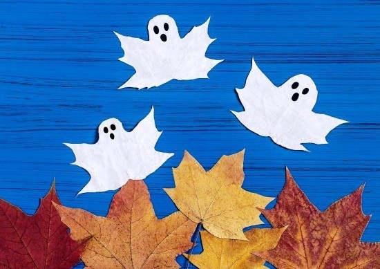 Ideer for å lage spøkelser løvverk malt hvite spøkelser