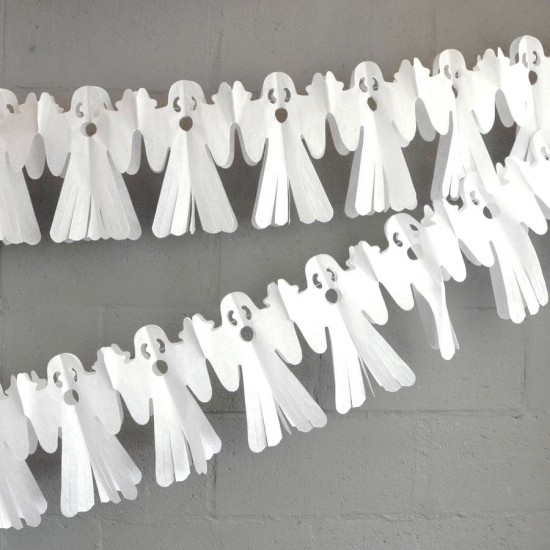 Ideer for å lage spøkelser krans laget av spøkelser i papir
