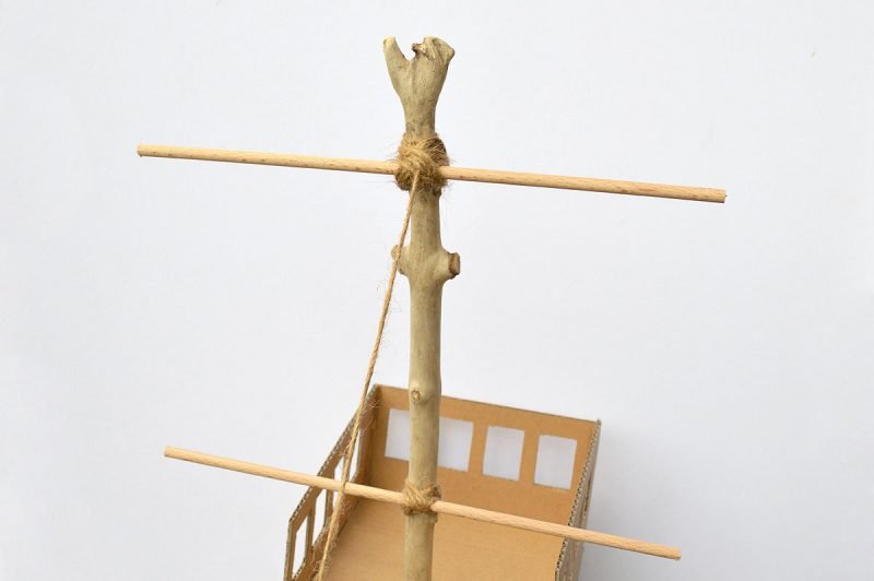 Řemeslné nápady pro děti: vyrobte si pirátské hračky z lepenky