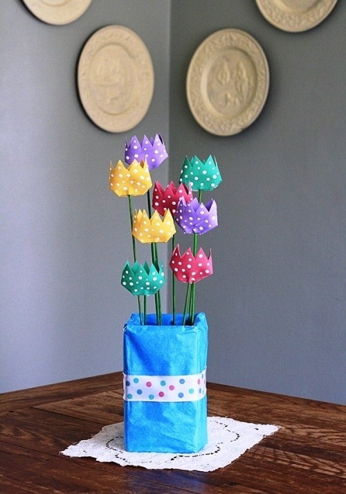 80 čerstvých jarních nápadů na výrobu dekorací stolu s tečkovanými barevnými tečkovanými květinami