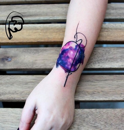 Håndleddet tatovering ideer abstrakt galaktisk