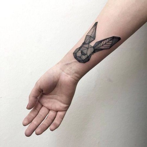 Håndleddet tatovering ideer geometrisk kanin