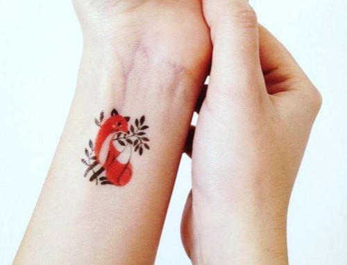 Håndleddet tatovering ideer lille rød rev