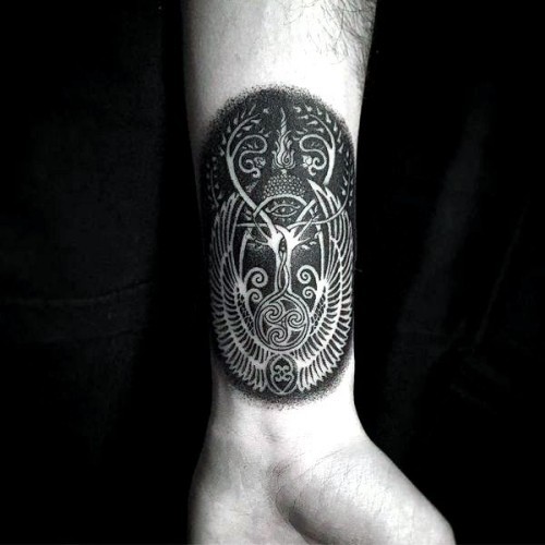 Håndleddetatovering ideer keltiske symboler og vinger