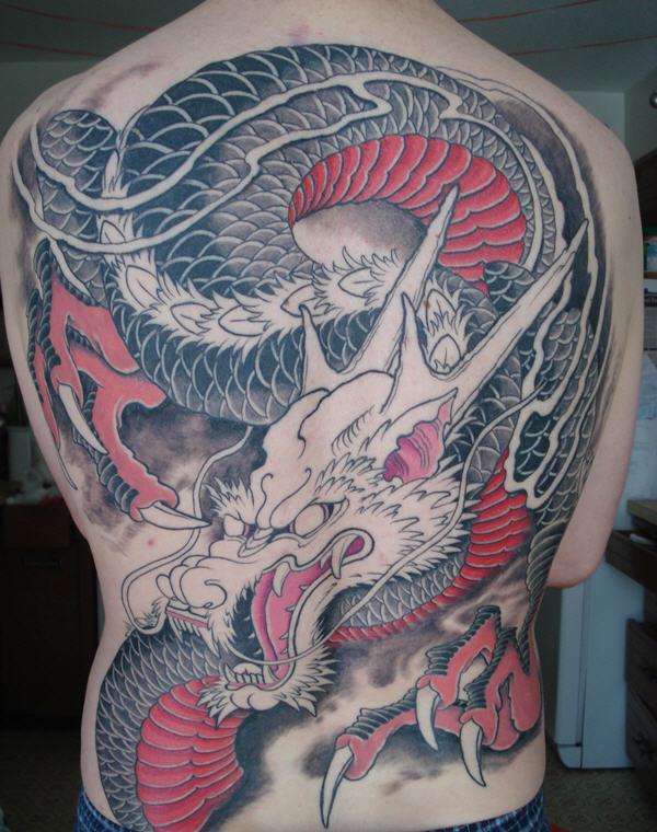 Visiška drakono tatuiruotė vyrams