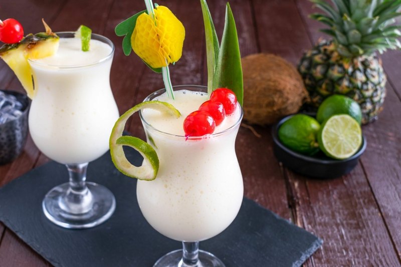 Alkoholfrie cocktailer Pina Colada med ananasjuice