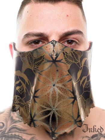ジェイソンコールによってあなた自身のマスクが欲しいですか？手作りの革製マスクについては、WeldBurnにアクセスしてください。