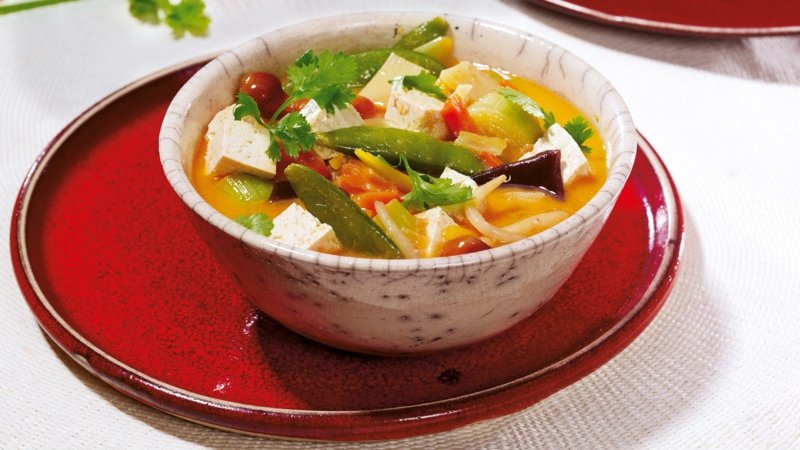Asijská kari polévka s tofu