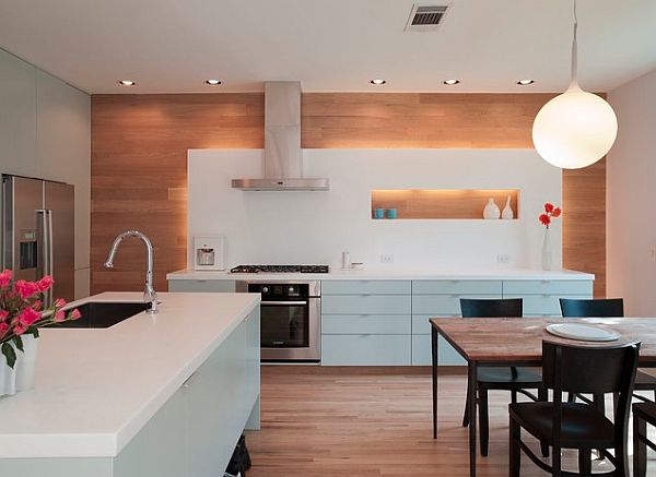 Moderne kjøkken design hvite paneler trevegg