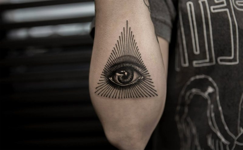 trekant øye tatovering symbol