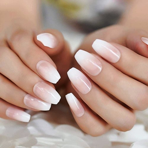 Babyboomer Nails je nový moderní francouzský manikúra balerína nehty ombre baby boomer