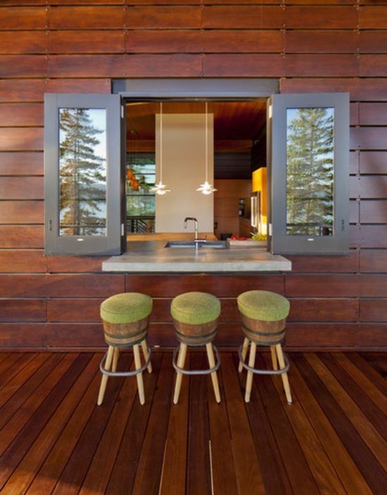 balkonový nábytek vnitřní venkovní dřevěný balkon dřevěná barová židle okno